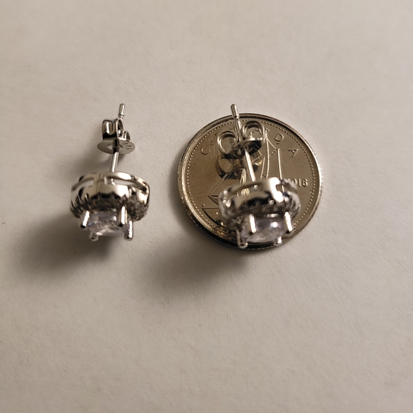 Silver Filled Stud Earrings Fashion Jewelry - Picture 4 of 5